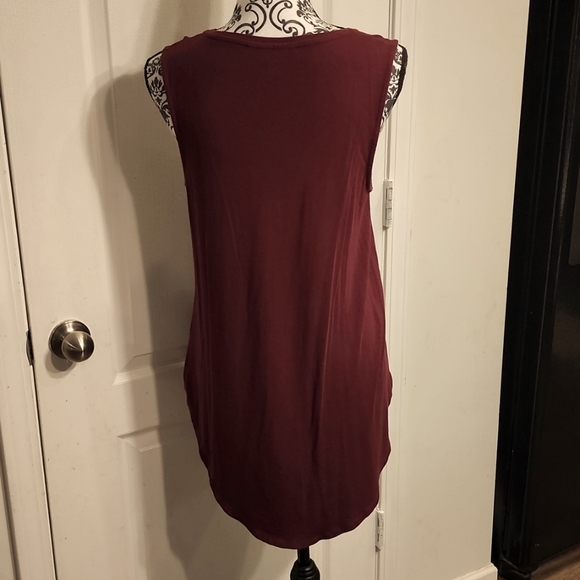 APT.9 V-Neck Droptail Tank - Picture 2 of 5